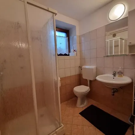 Apartma Rutar דירה *